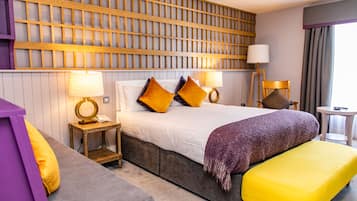 Tomannsrom – deluxe | Allergitestet sengetøy, skrivebord og strykejern/-brett