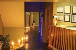 Check-in/check-out kiosk