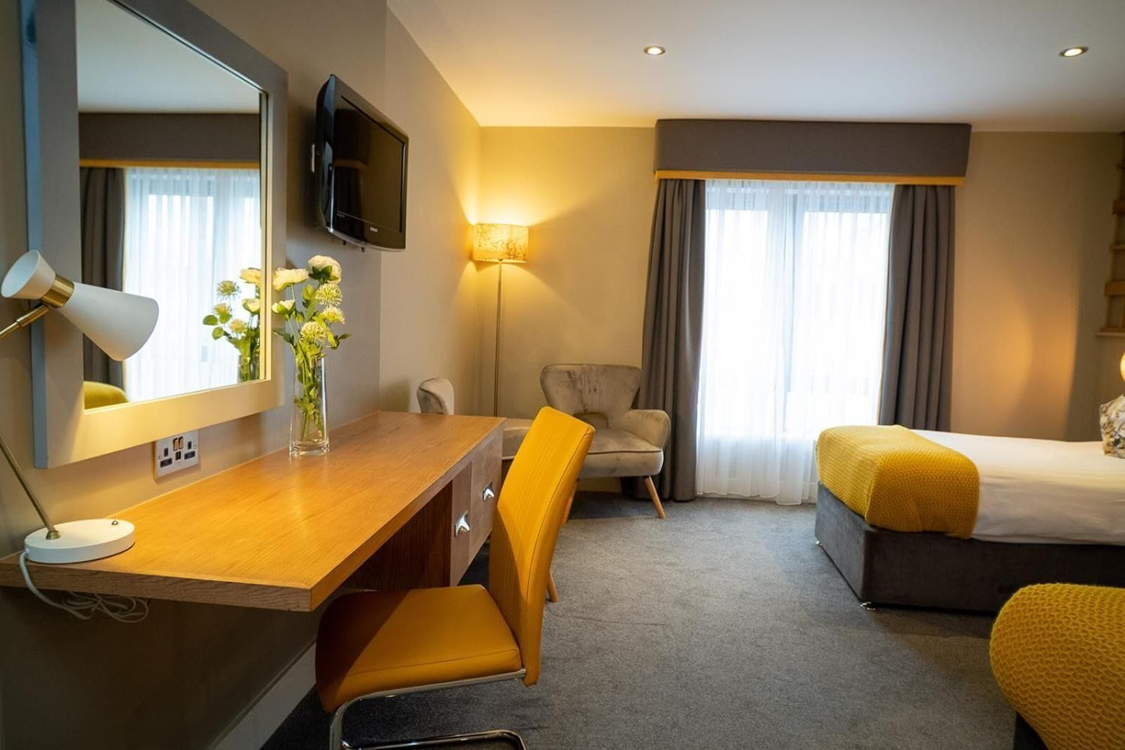 hypo-allergenic bedding, desk, iron/ironing board, free wifi