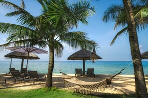 Private beach, free beach cabanas, sun-loungers, beach umbrellas