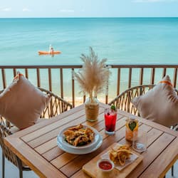2 restaurants, breakfast, lunch, dinner served; Vietnamese cuisine