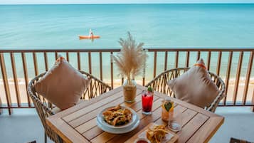 2 restaurants, breakfast, lunch, dinner served; Vietnamese cuisine