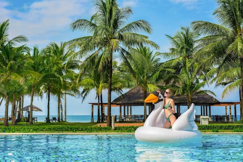 Outdoor pool, free pool cabanas, pool umbrellas