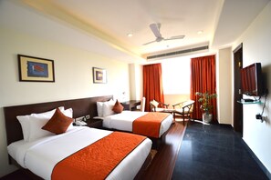 Deluxe Room | Premium bedding, down duvets, Tempur-Pedic beds, minibar