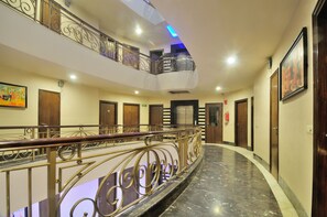 Lobby - Shanti Villa (New Delhi)