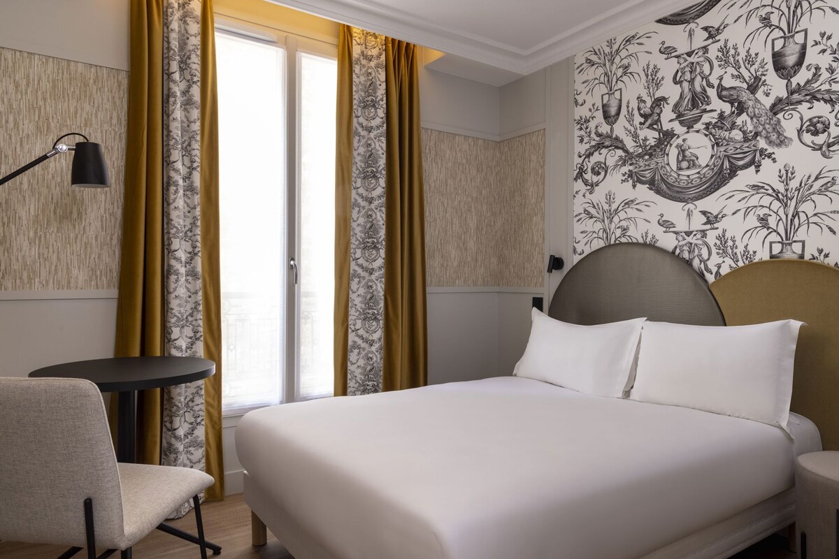 In-room safe, soundproofing, iron/ironing board (on request)