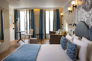 In-room safe, soundproofing, iron/ironing board, free WiFi