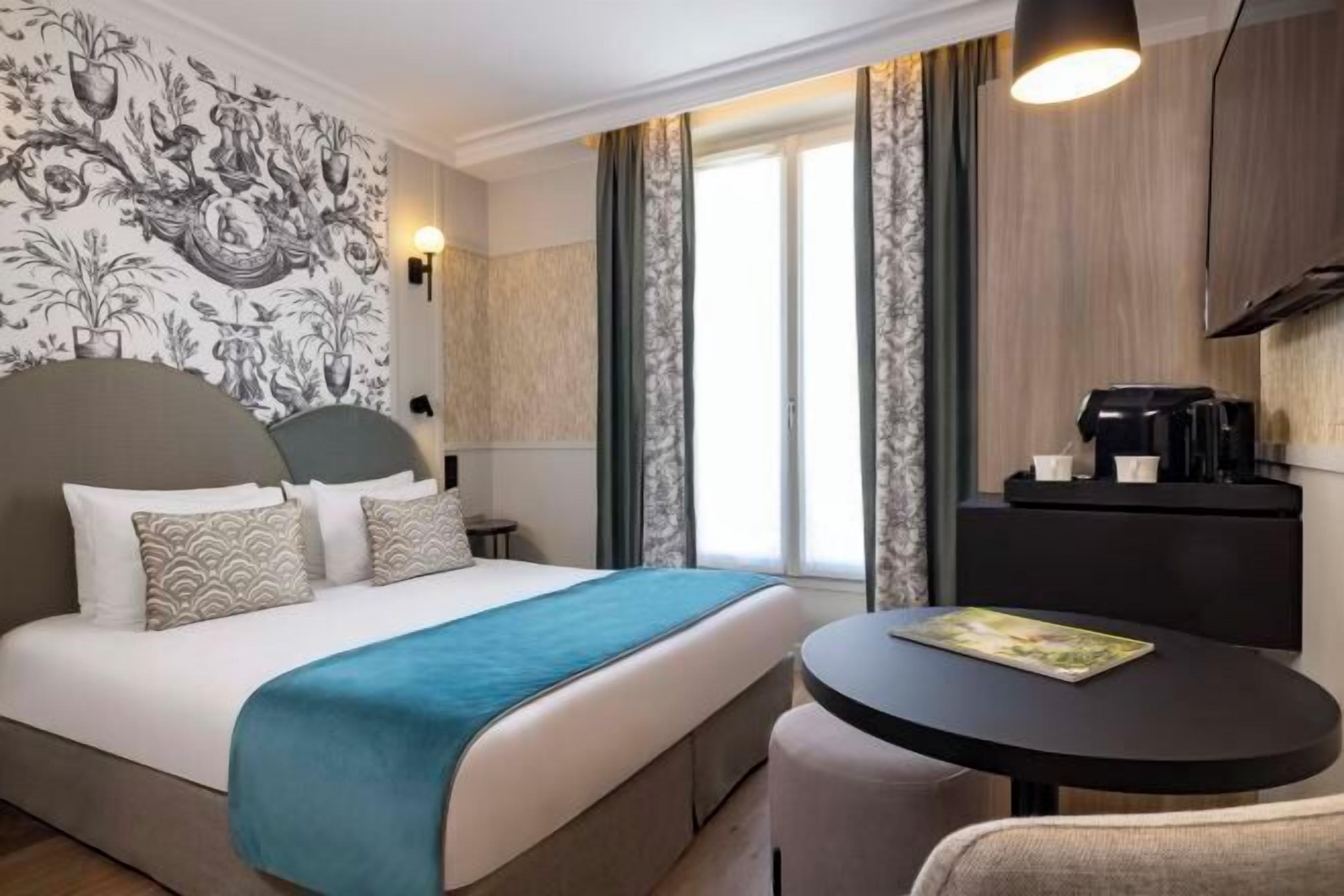 In-room safe, soundproofing, iron/ironing board, free WiFi