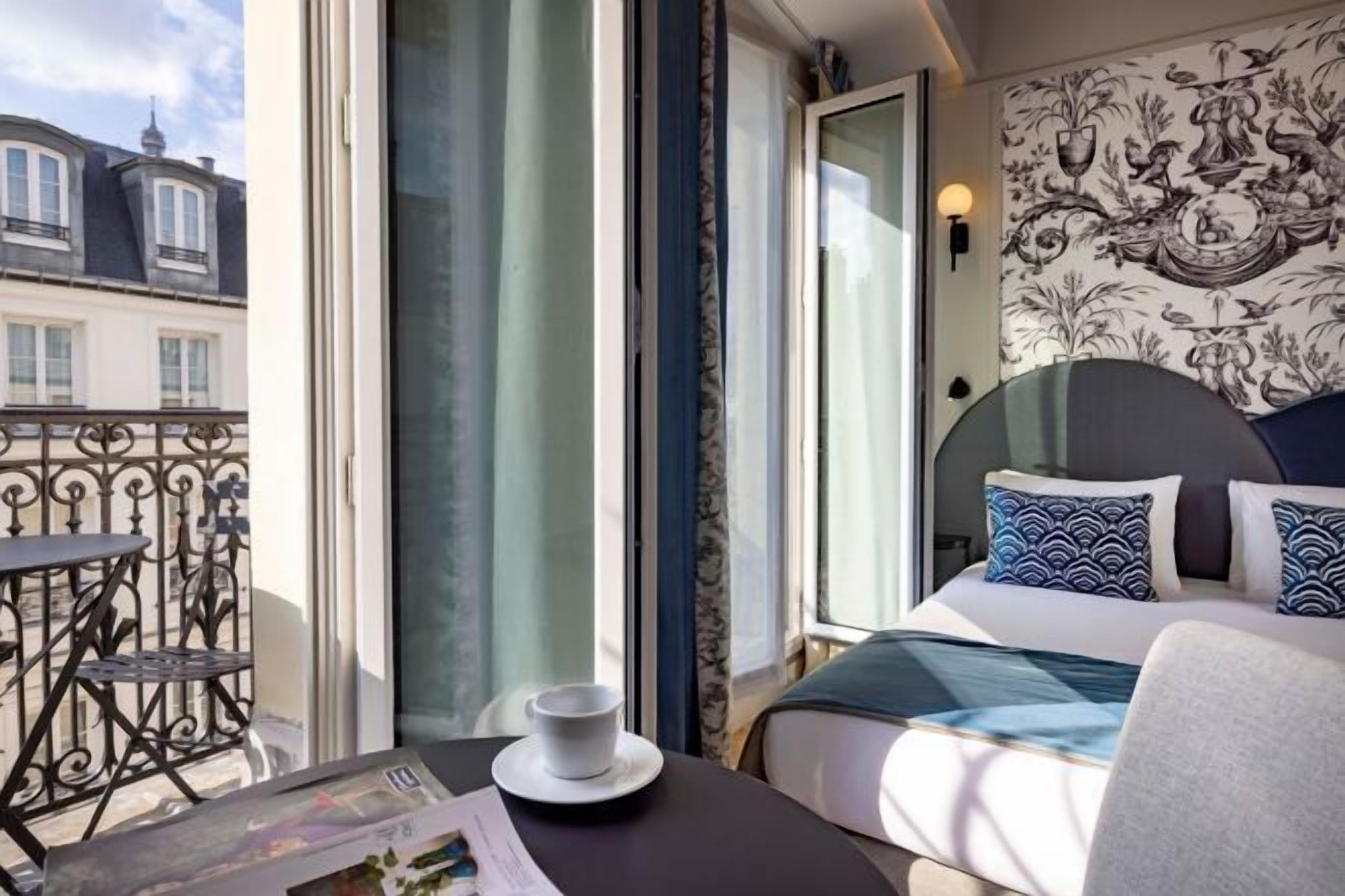 In-room safe, soundproofing, iron/ironing board, free WiFi