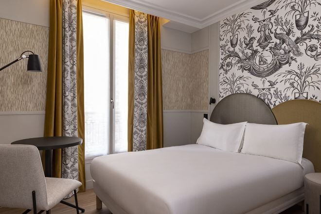 In-room safe, soundproofing, iron/ironing board, free WiFi
