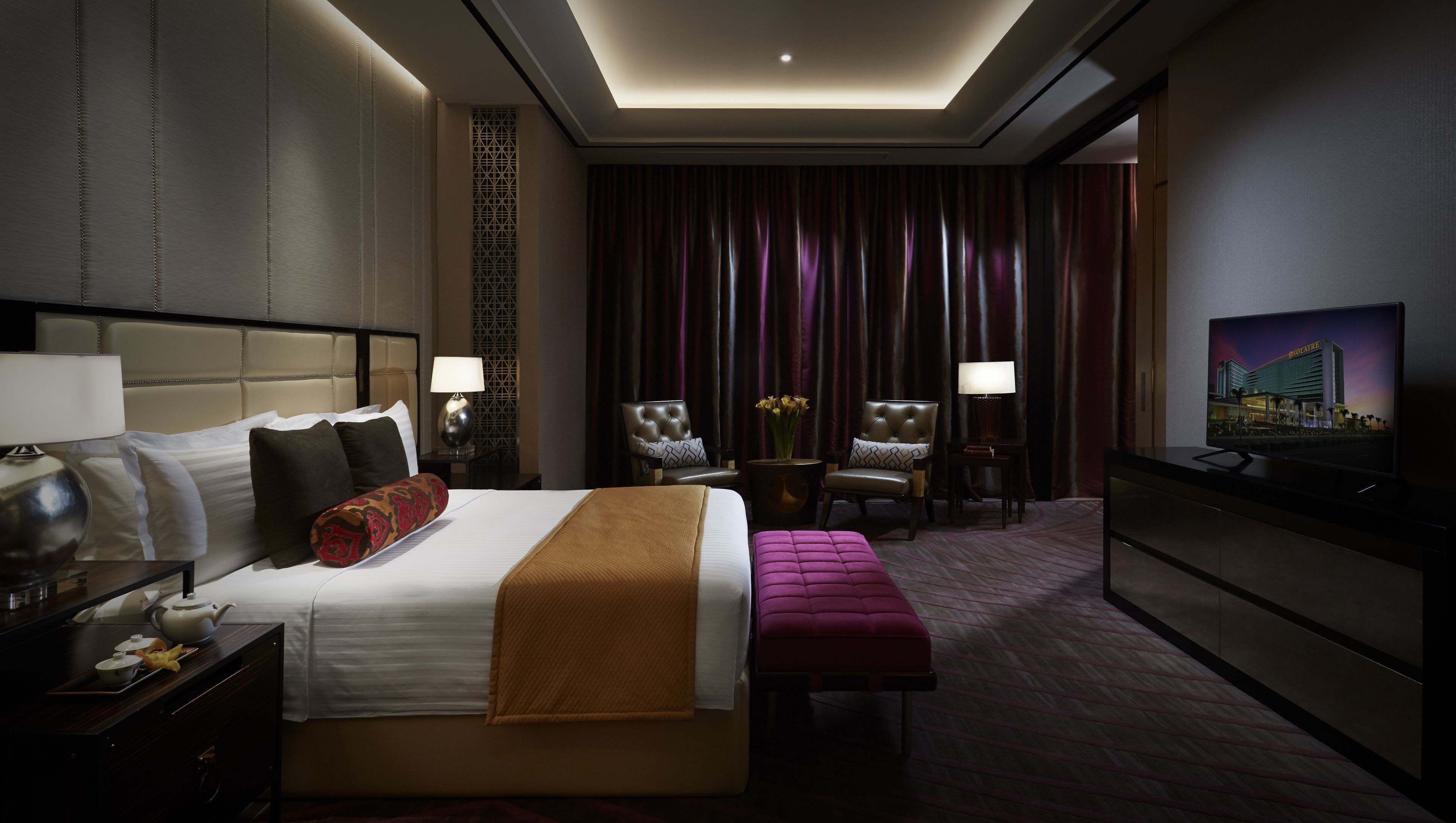 Premium bedding, in-room safe, individually furnished, desk