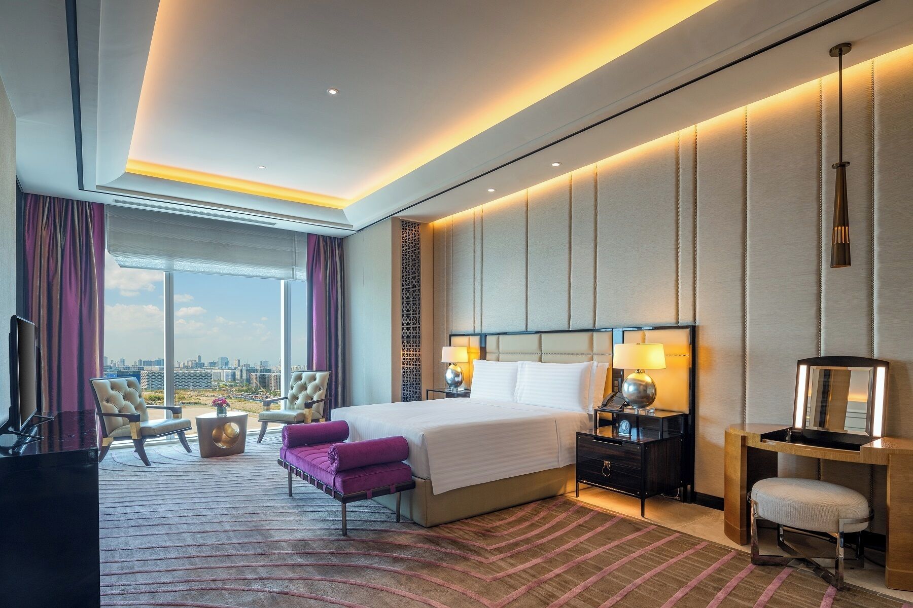 Sky Suite | Premium bedding, in-room safe, desk, laptop workspace