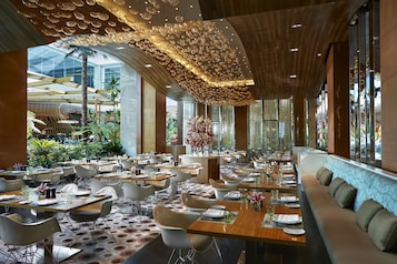 14 restaurants, breakfast, lunch, dinner served; international cuisine