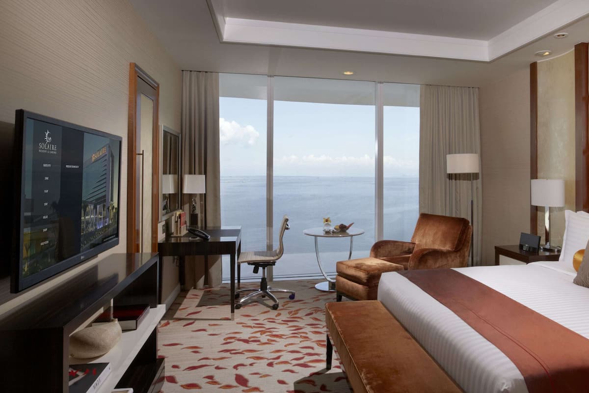 Premium bedding, in-room safe, individually furnished, desk