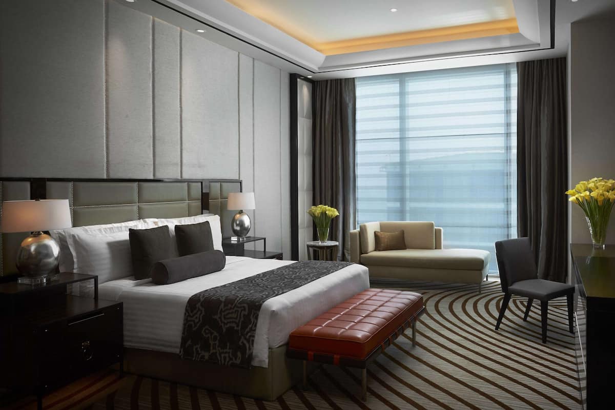 Premium bedding, in-room safe, individually furnished, desk