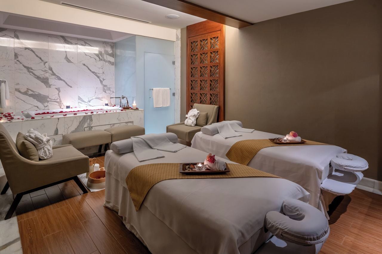 雙人療程室、桑拿、蒸氣室、身體療程、芳香療法、熱石按摩