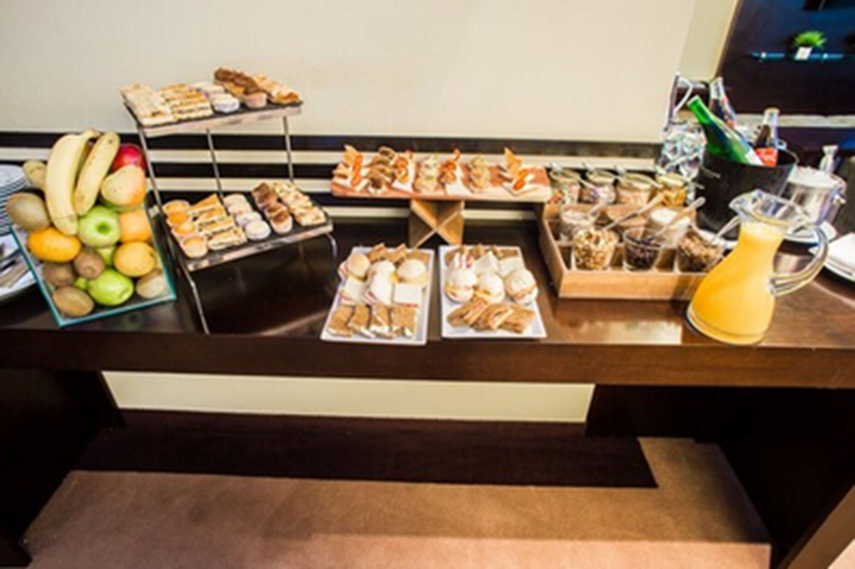 Dagelijks ontbijtbuffet (ARS 11000 per persoon)