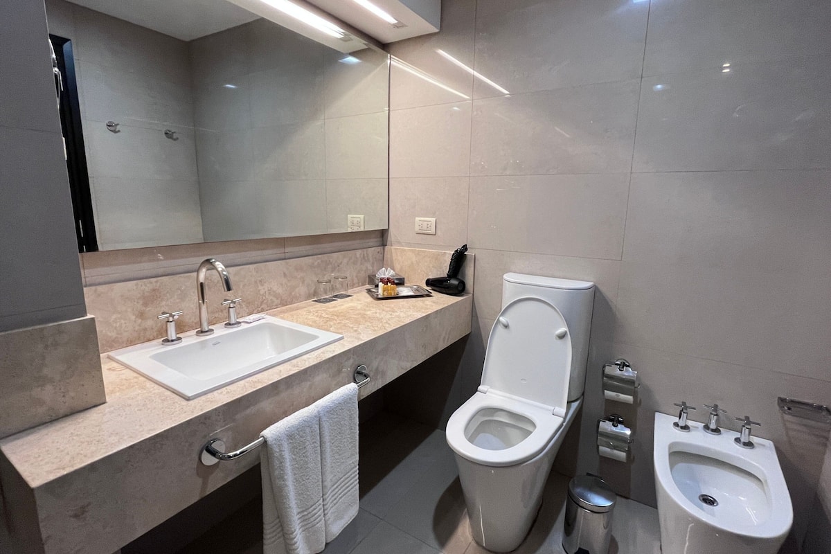 1 bedroom, hypo-allergenic bedding, select comfort beds, minibar