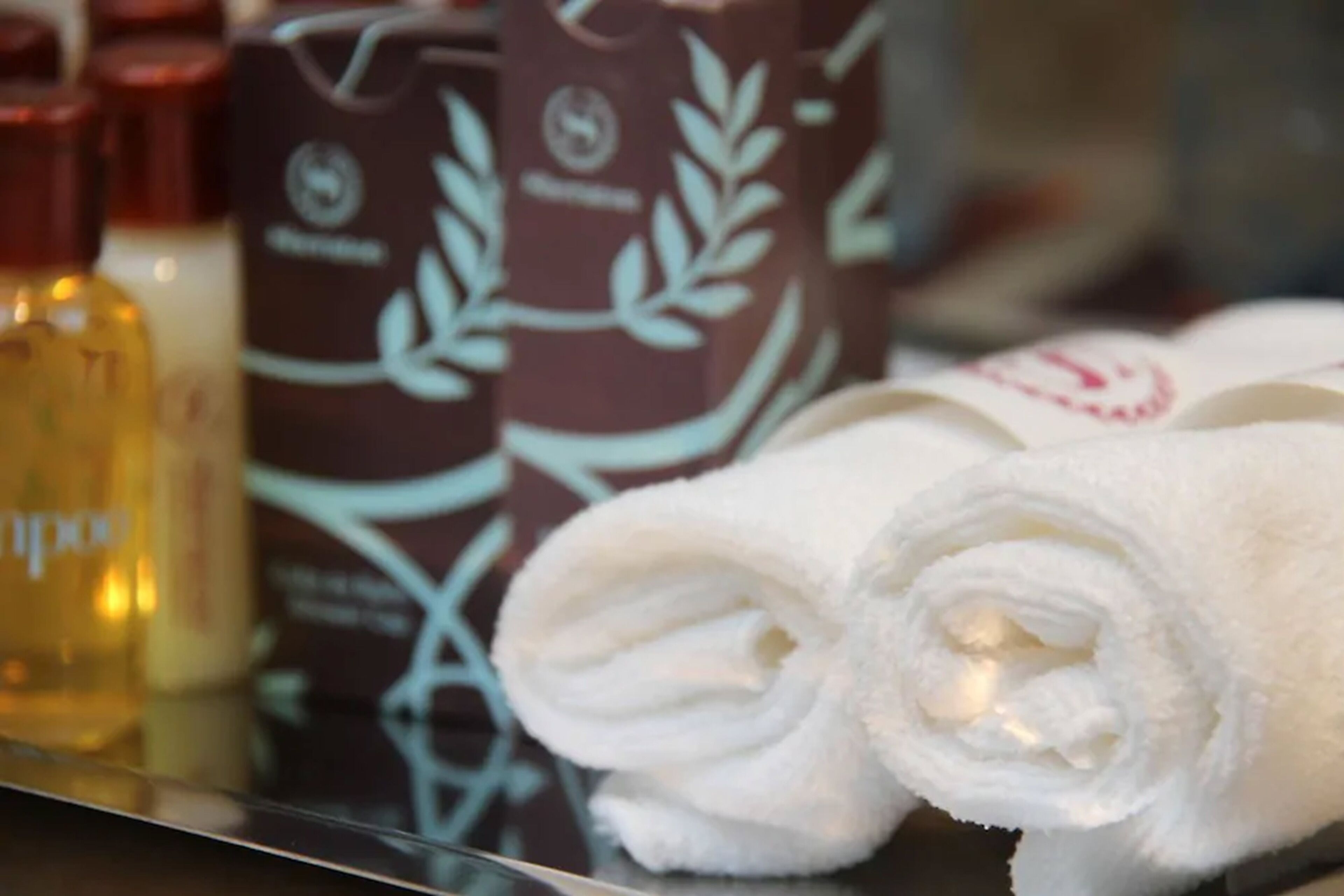 classic room, 2 single beds | bathroom amenities | rainfall showerhead, free toiletries, hair dryer, bidet