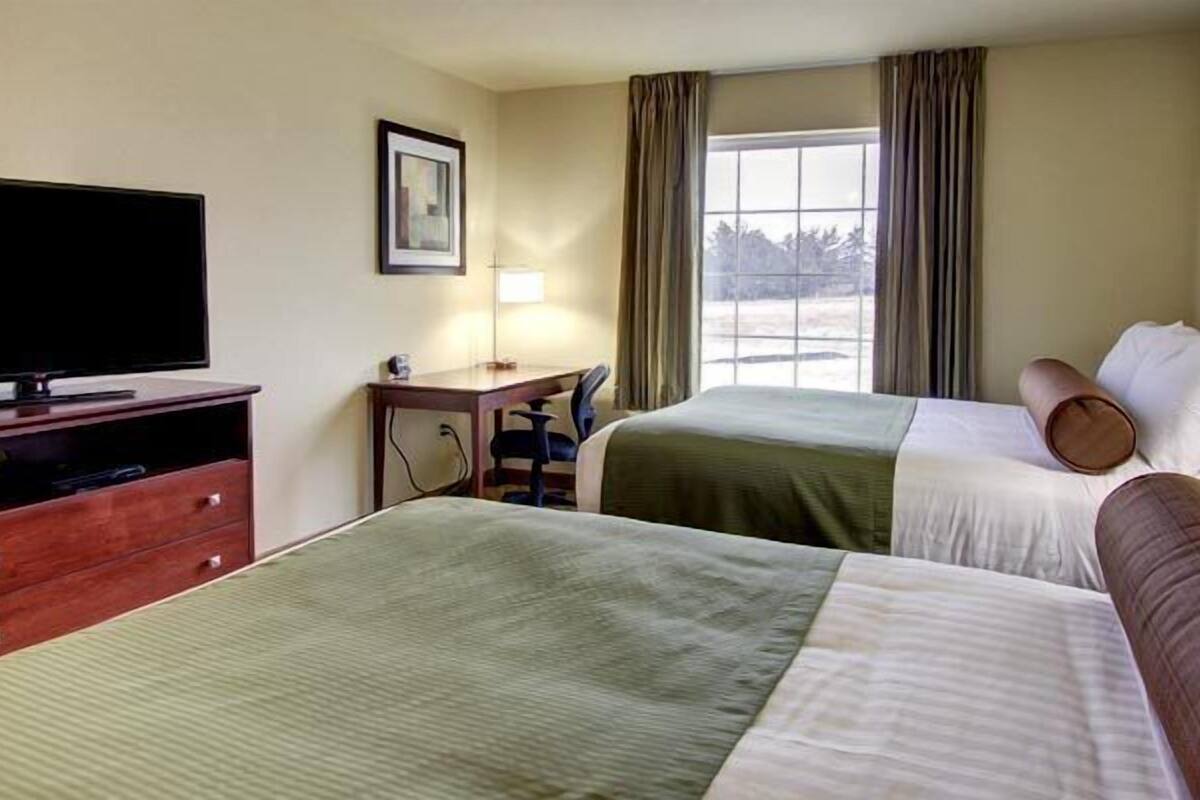 in-room safe, individually decorated, individually furnished, desk