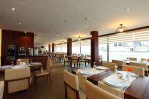 Turkish cuisine, ocean views  - Victory Hotel & Spa Istanbul (Istanbul)