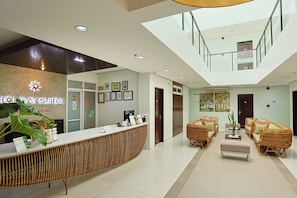 Lobby - Holiday Suites Business District (Empire Suites Hotel) (Puerto Princesa)