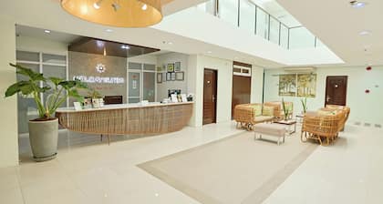 Holiday Suites Business District (Empire Suites Hotel)