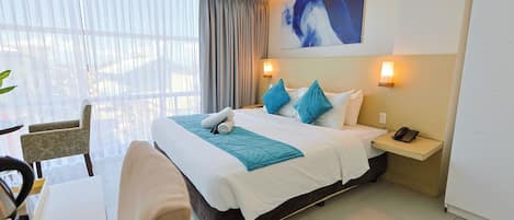Deluxe Room | Hypo-allergenic bedding, desk, laptop workspace, free WiFi