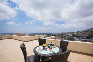 Dining - Club Coral View Resort (Pegeia)