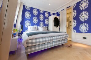 Habitación doble, 1 cama Queen size | Ropa de cama de alta calidad y minibar 