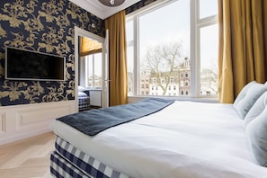 View from room - The Amsterdam Canal Hotel (Amsterdam)