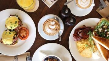 Tägliches kontinentales Frühstück gegen Gebühr