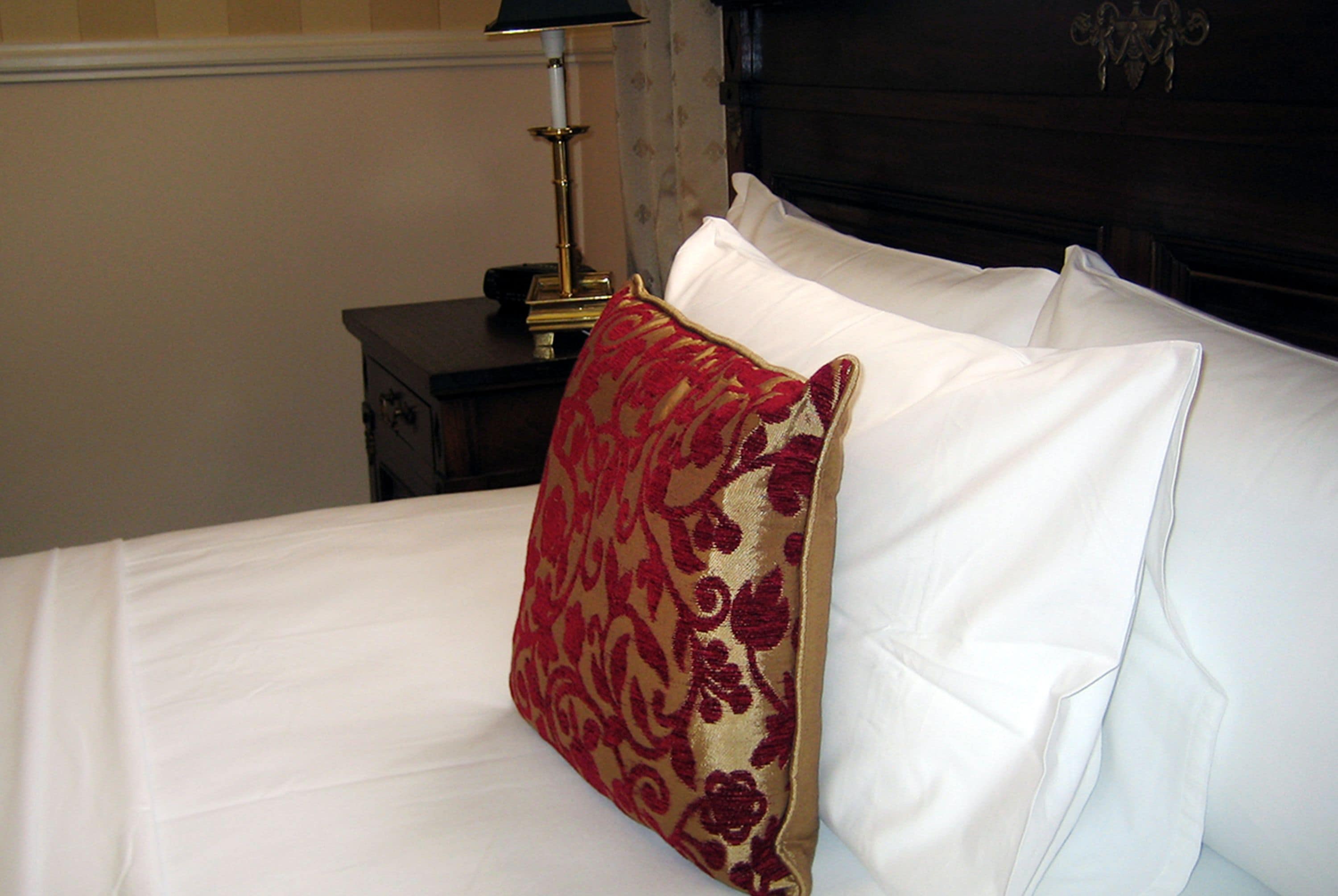 1 bedroom, desk, soundproofing, iron/ironing board