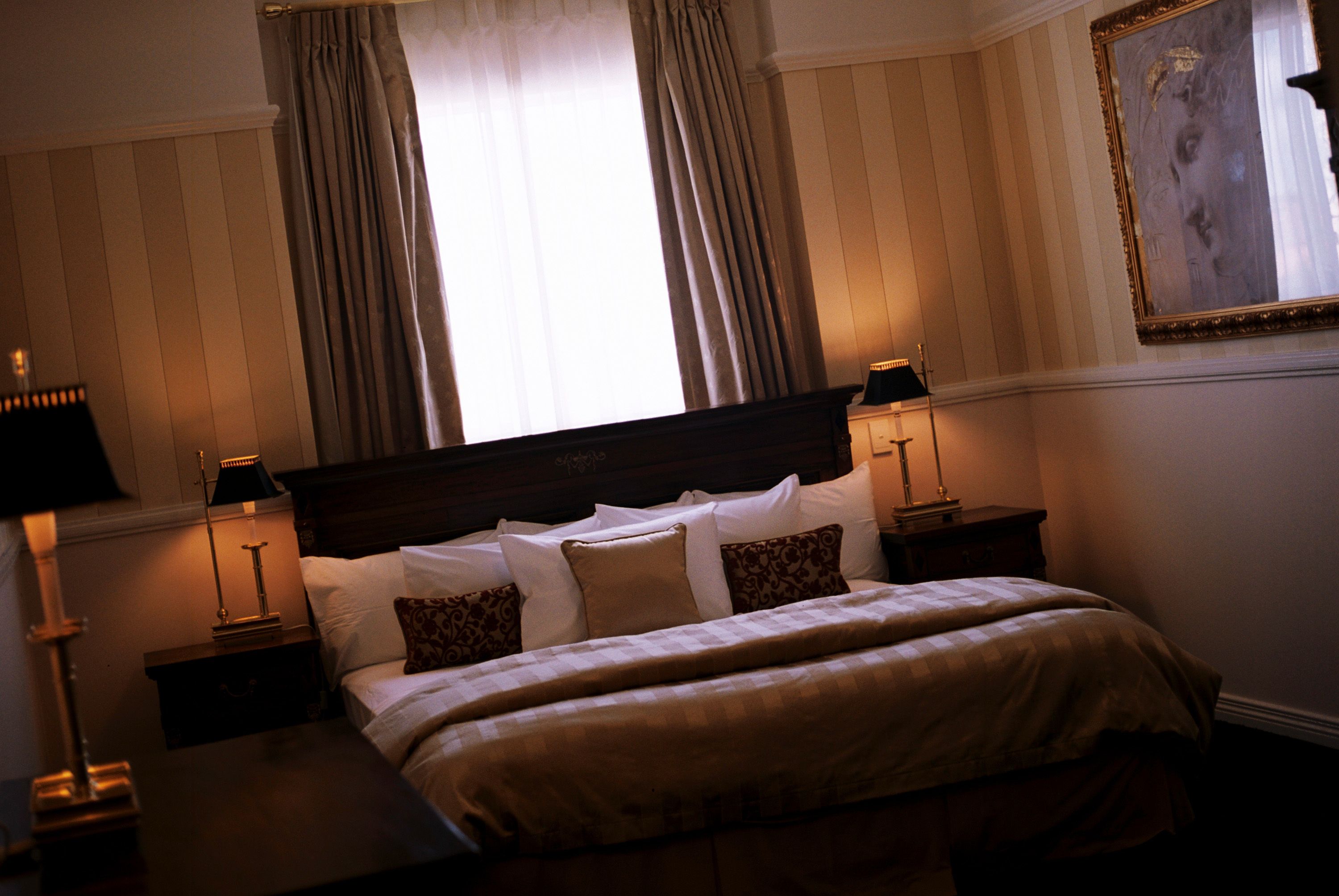 redearth spa queen suite | 1 bedroom, desk, soundproofing, iron/ironing board