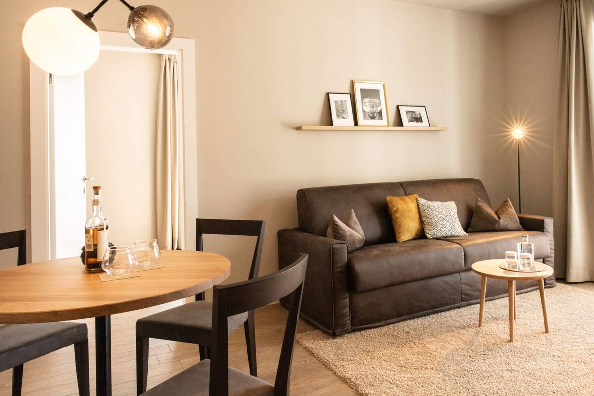 Suite Prestige | Living room | LCD TV, heated floors