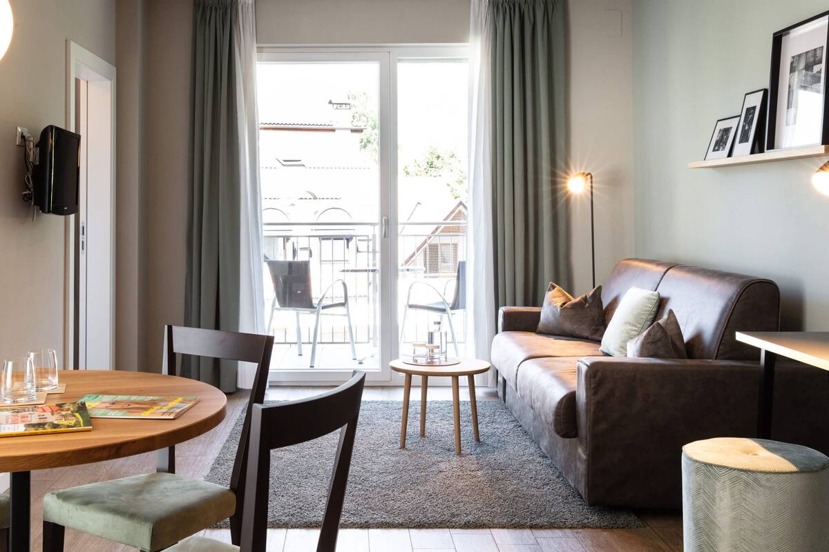 Suite | In-room dining
