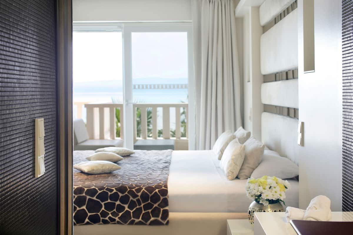 premium bedding, minibar, in-room safe, individually decorated