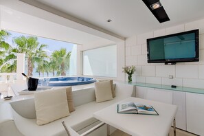 Luxe suite, 1 kingsize bed, sauna, uitzicht op zee | Privéspabad