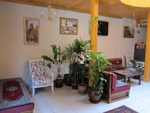 Área de estar no saguão