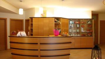 Sauna, steam room, Turkish bath/hammam, body treatments