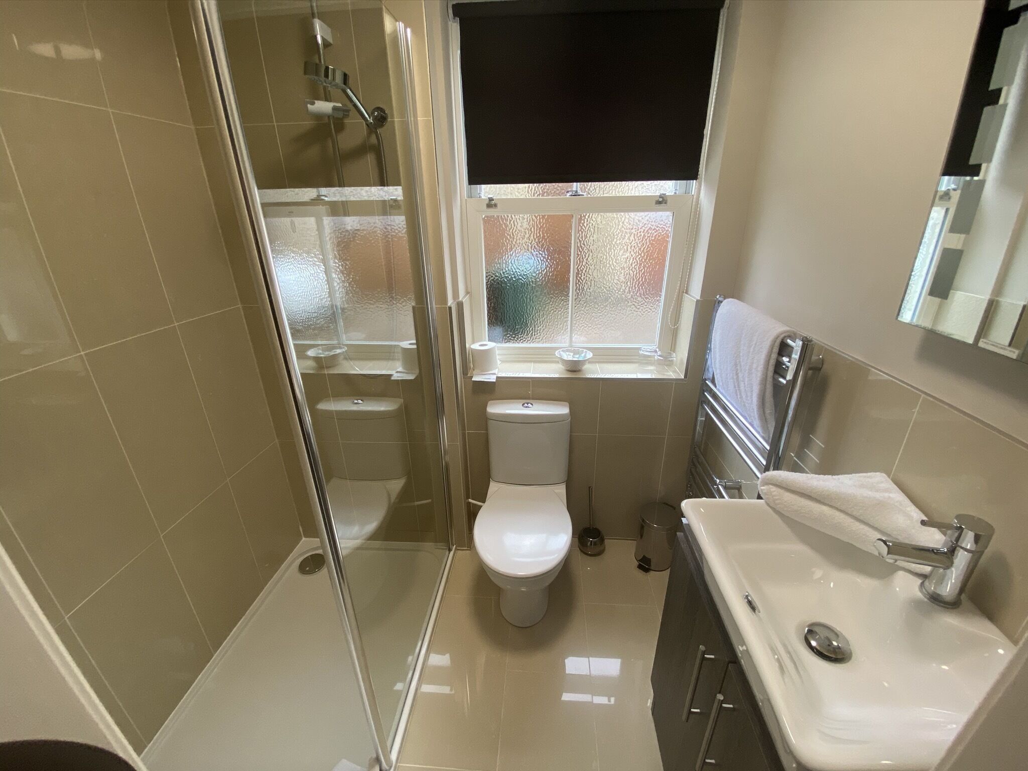 studio, ensuite (off site) | bathroom