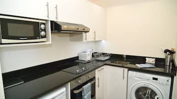 Apartment, Ensuite (1 Bedroom ) | Private kitchen