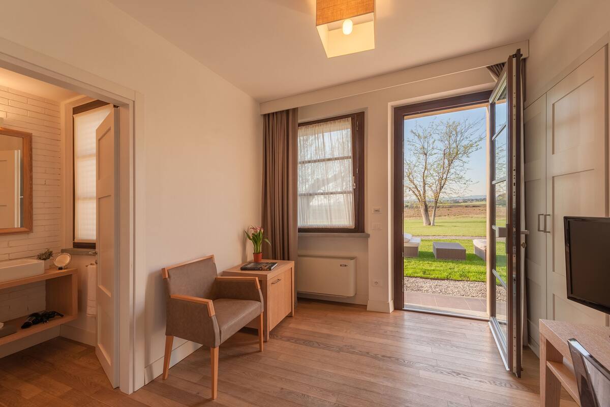Ropa de cama de alta calidad, edredón y minibar