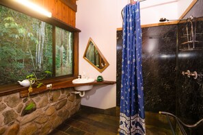 Cabin | Bathroom | Shower, towels, shampoo
