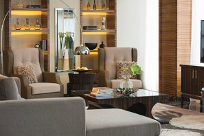 Svit Executive - 1 kingsize-säng | Vardagsrum | 40-tums LCD-tv med satellitkanaler, tv och en iPod-dockningsstation