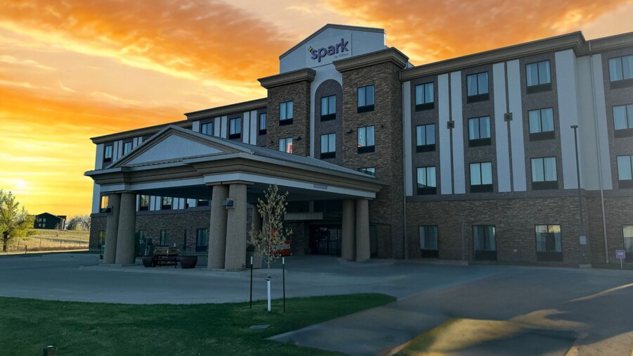 Spark by Hilton Glendive