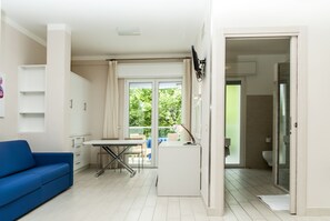 22-Zoll-LCD-Fernseher mit Satellitenempfang, Fernseher