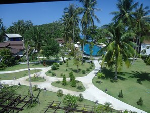 Courtyard - Maehaad Bay Resort (Ko Pha-ngan)
