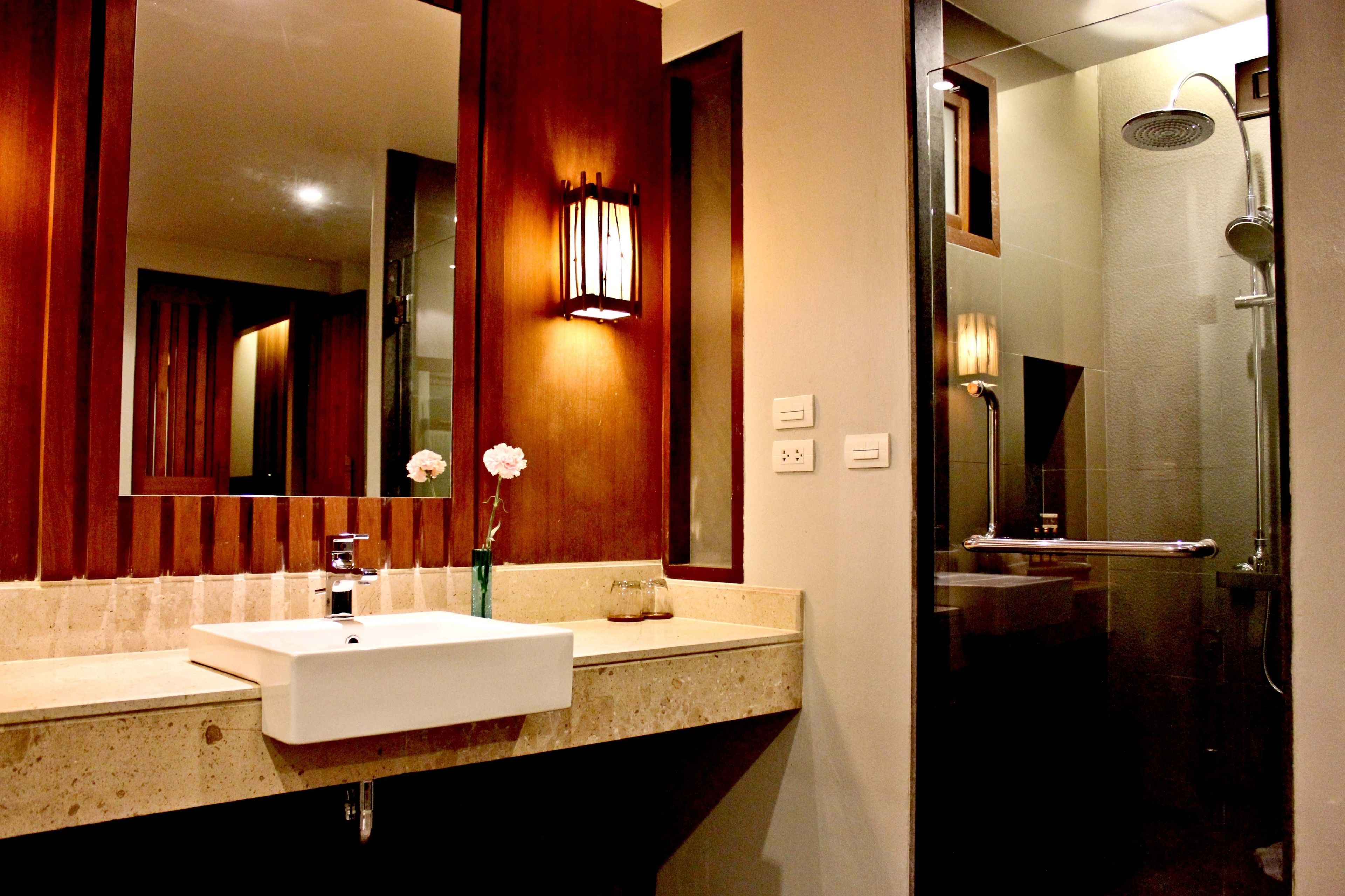 superior double or twin room | bathroom | free toiletries, hair dryer, bathrobes, slippers
