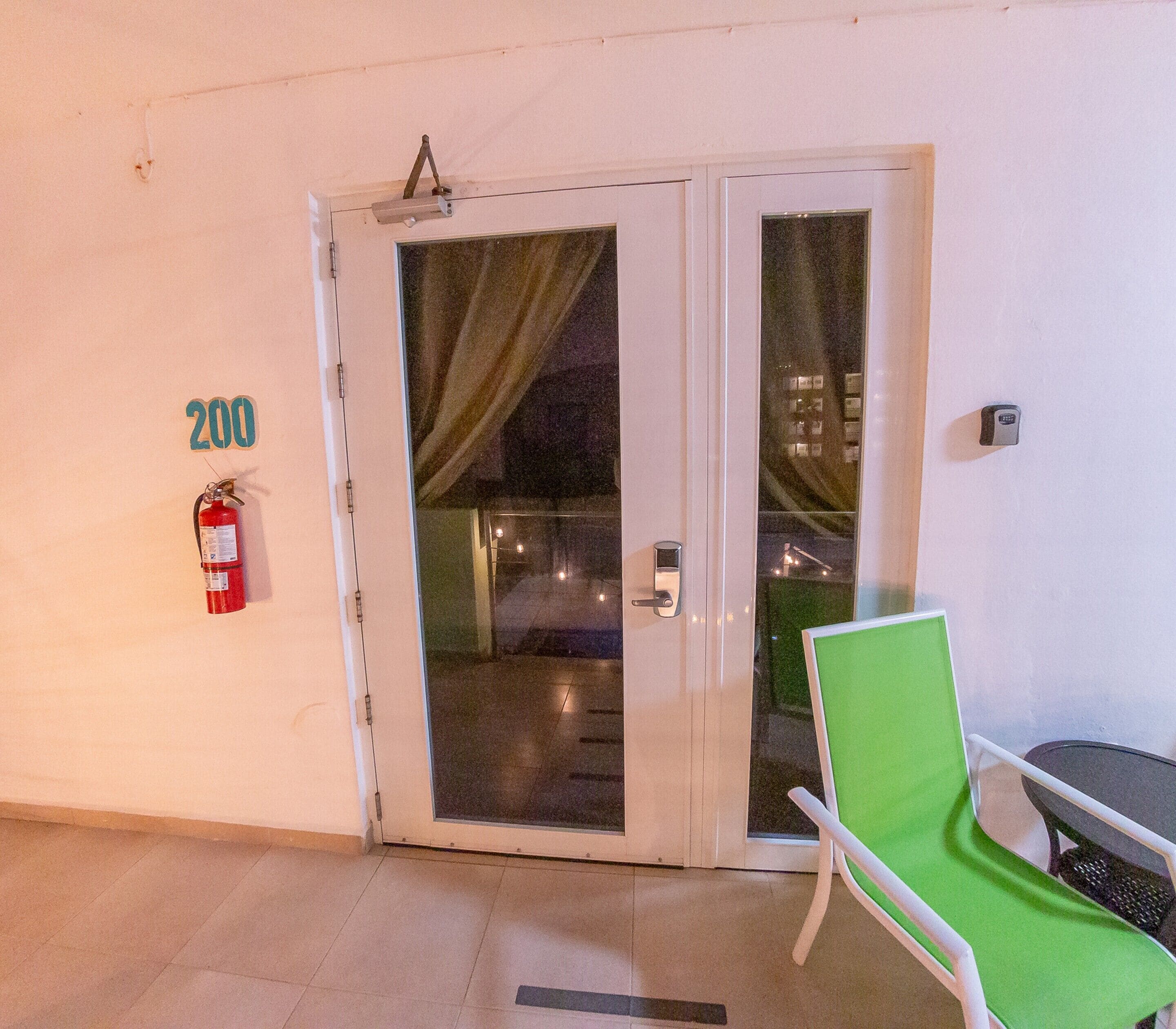 standard double room | living area | tv